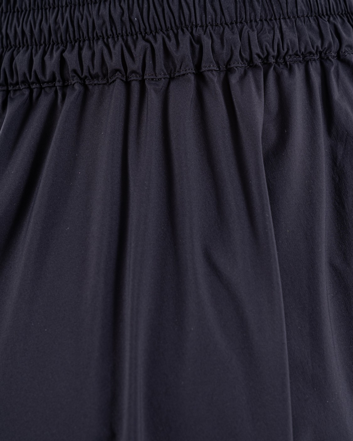 shop HERNO  Gonna: Herno gonna in light nylon stretch.
Vestibilità regolare.
Inserto elastico in vita.
Tasche a filetto.
Coulisse in gros grain.
Composizione: 86% PA - 14% EA.
Made in Bulgaria.. GN000007D-9300 number 5354659